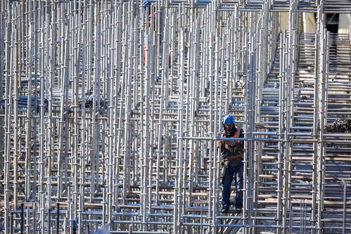 嚴(yán)寒中的建設(shè)者 北京“菜籃子”2000名施工人員晝夜奮戰(zhàn)搶工期